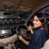 Foto Perempuan Pengemudi yang Buruk? Pahami 10 Prinsip Safety Driving Ini Dulu